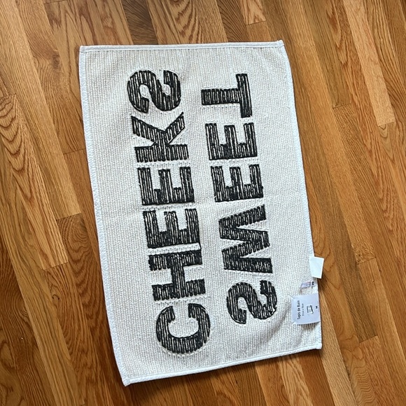 Urban Outfitters Sweet Cheeks Bath Mat NWT - Picture 10 of 10